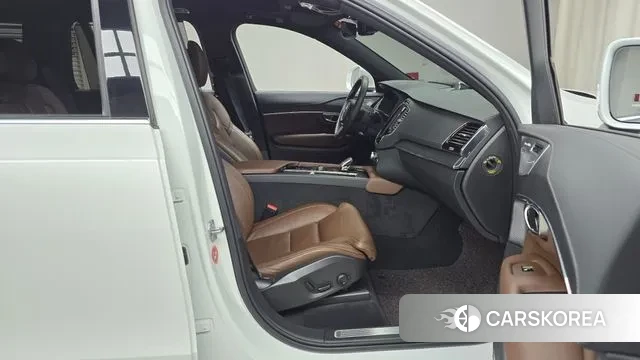 Volvo XC90 second Generation 2021 Белый из Кореи, фото 2