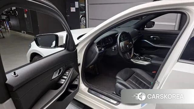 BMW 3 Series (G20) 2021 Белый из Кореи, фото 2