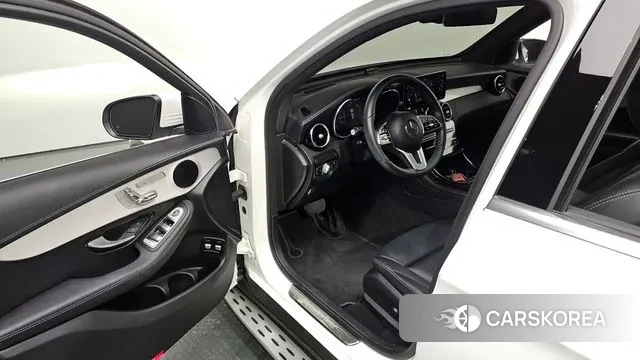 Mercedes-Benz GLC-Class X253 2021 Белый из Кореи, фото 2