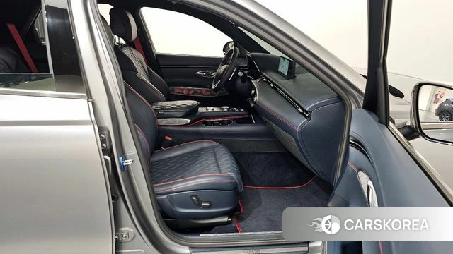 Genesis GV70 2021 Серебряный из Кореи, фото 2