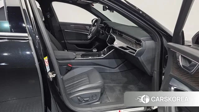 Audi A6 (C8) 2021 Черный из Кореи, фото 2