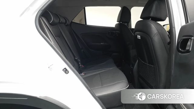 Hyundai Venue 2023 Белый из Кореи, фото 2