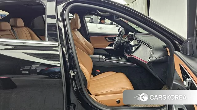 Mercedes-Benz E-Class W214 2025 Черный из Кореи, фото 2