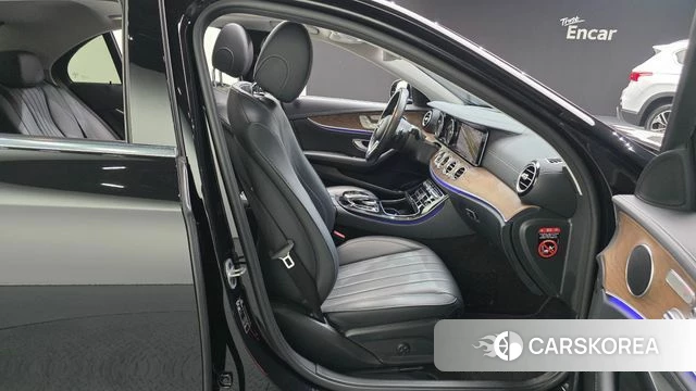 Mercedes-Benz E-Class W213 2020 Черный из Кореи, фото 2