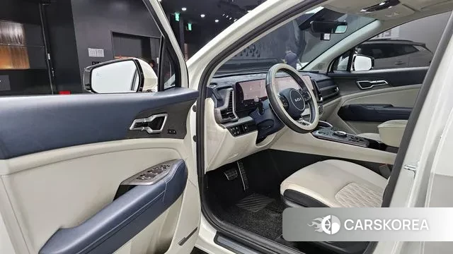 Kia Sportage 5th Generation Hybrid 2023 Белый из Кореи, фото 2