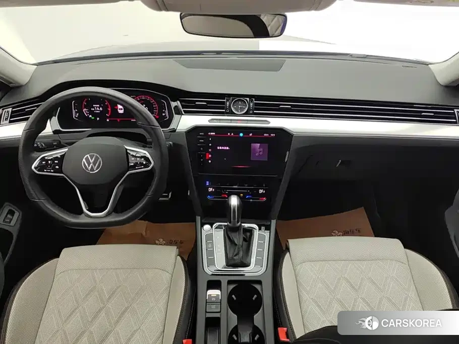 Volkswagen Magotan 2024 Silver/gray из Китая, фото 2