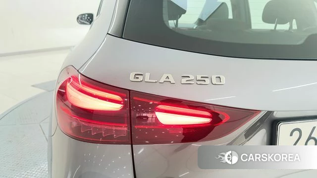 Mercedes-Benz GLA - Class H247 2025 Серый из Кореи, фото 2