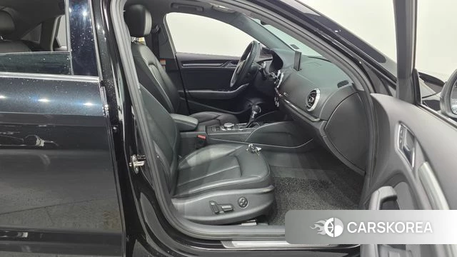 Audi New A3 2018 Черный из Кореи, фото 2