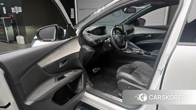 Peugeot 3008 second generation 2021 Белый из Кореи, фото 2