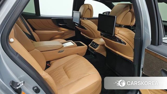 Lexus LS500 5th generation 2023 Серебристо-серый из Кореи, фото 2