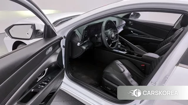 Hyundai The New Avante Hybrid (CN7) 2024 Белый из Кореи, фото 2