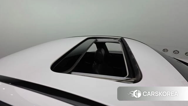 Mercedes-Benz C-Class W205 2018 Белый из Кореи, фото 2