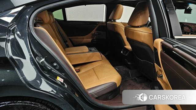 Lexus ES300h 7th generation 2019 Черный из Кореи, фото 2