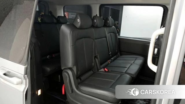 Hyundai Staria 2023 Серебряный из Кореи, фото 2