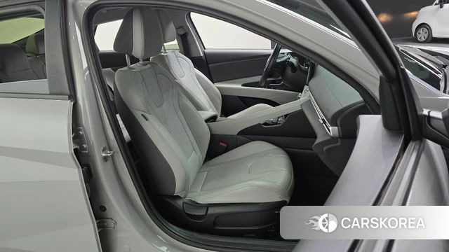 Hyundai Avante Hybrid (CN7) 2022 Серебристо-серый из Кореи, фото 2