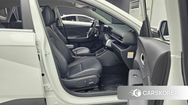 Hyundai Kona Hybrid (SX2) 2024 Белый из Кореи, фото 2