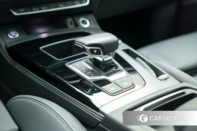 Audi Q5L 2024 Белый из Китая, фото 2