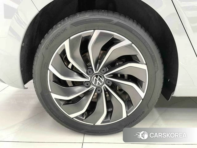 Volkswagen Golf 2023 Серебристо-серый из Китая, фото 2