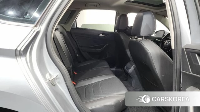 Volkswagen 7th Generation of Jetta 2021 Серебристо-серый из Кореи, фото 2
