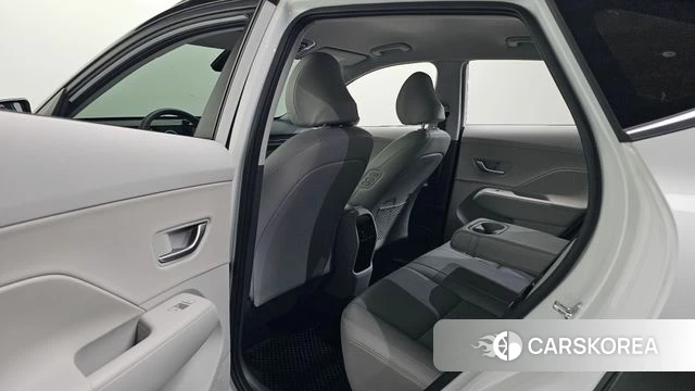 Hyundai Kona (SX2) 2023 Белый из Кореи, фото 2