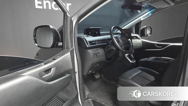 Hyundai Staria 2023 Серебряный из Кореи, фото 2