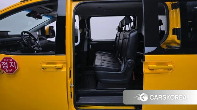 Hyundai Staria 2022 Желтый из Кореи, фото 2