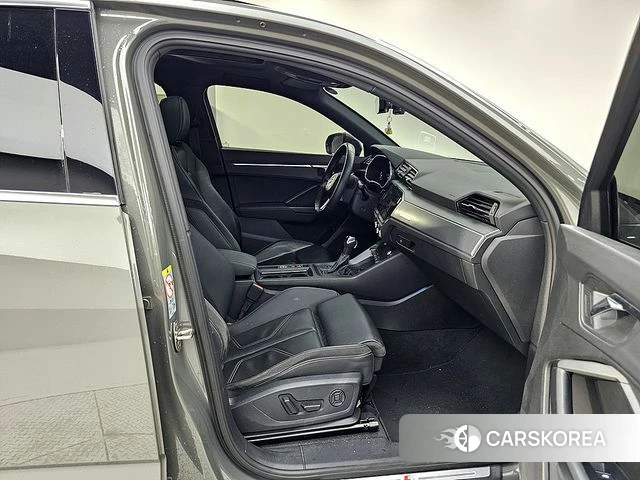 Audi Q3 (F3) 2020 Серый из Кореи, фото 2