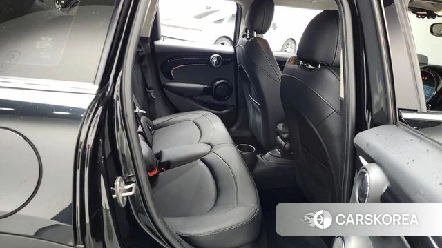 Mini Cooper 2022 Черный из Кореи, фото 2