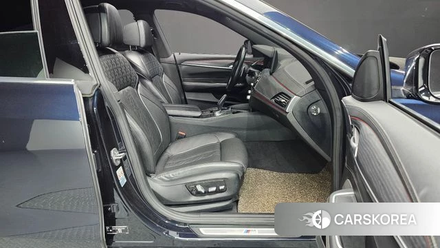 BMW 6 Series GT (G32) 2022 Черный из Кореи, фото 2