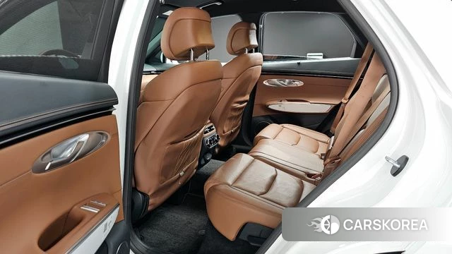 Genesis GV70 2023 Белый из Кореи, фото 2