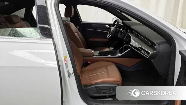 Audi A6 (C8) 2021 Белый из Кореи, фото 2