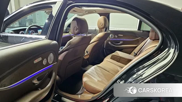 Mercedes-Benz E-Class W213 2020 Черный из Кореи, фото 2