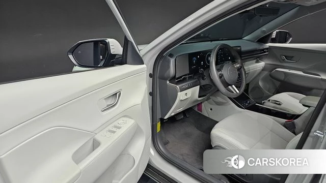 Hyundai Kona (SX2) 2025 Серебристо-серый из Кореи, фото 2