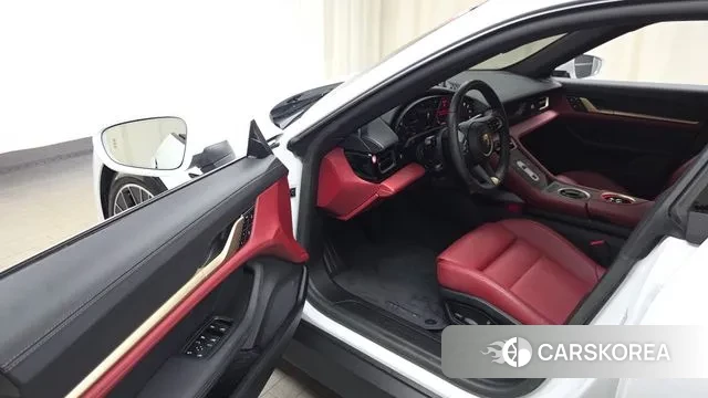 Porsche Taycan 2023 Белый из Кореи, фото 2