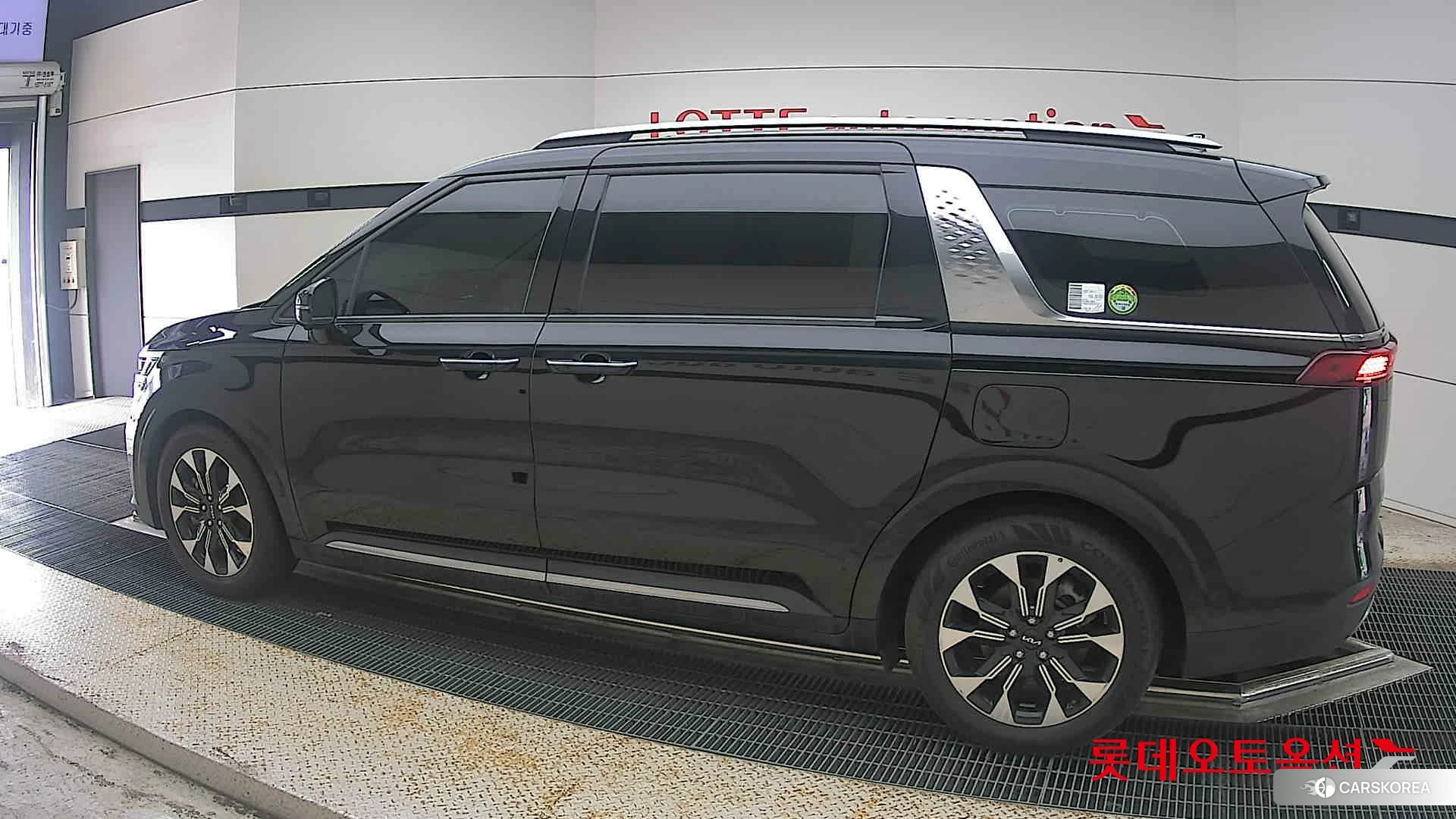 Kia Carnival Limousine 2023 Черный из Кореи, фото 2