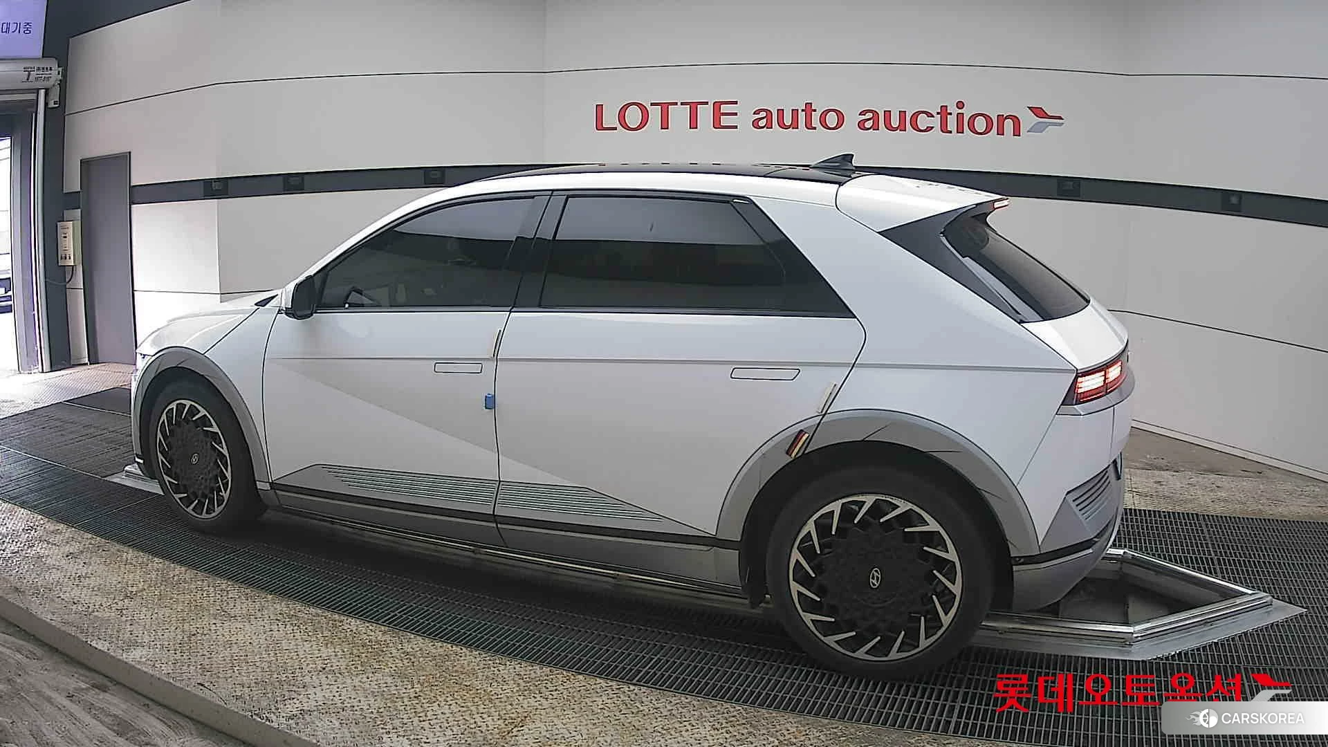 Hyundai IONIQ 5 2022 Atlas White из Кореи, фото 2