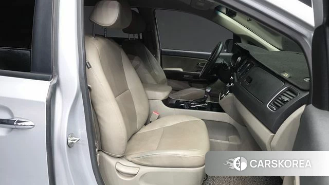 Kia The New Carnival 2018 Серебристо-серый из Кореи, фото 2