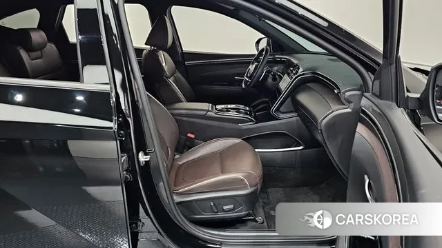 Hyundai Tucson (NX4) 2021 Черный из Кореи, фото 2