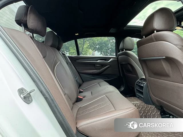BMW 5 series 2021 Белый из Китая, фото 2