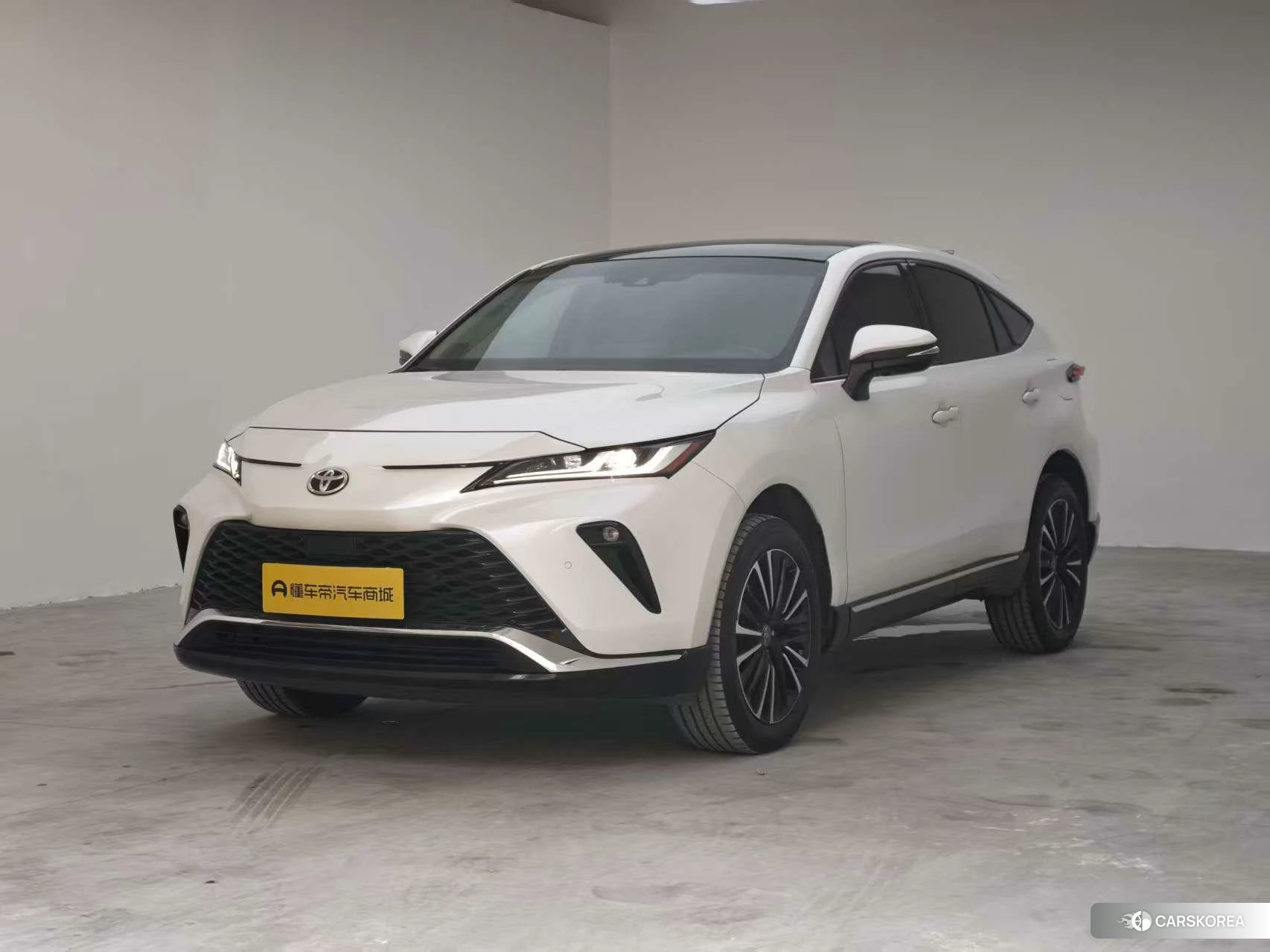 Toyota Venza 2022 Белый из Китая, фото 2