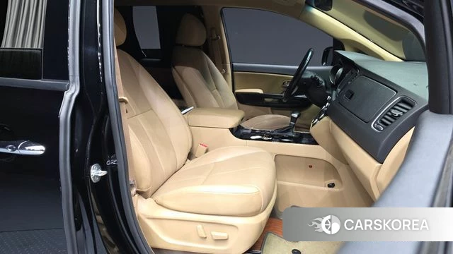 Kia The New Carnival 2019 Черный из Кореи, фото 2