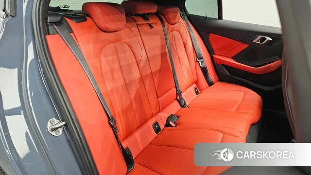 BMW 1 Series (F40) 2023 Серый из Кореи, фото 2