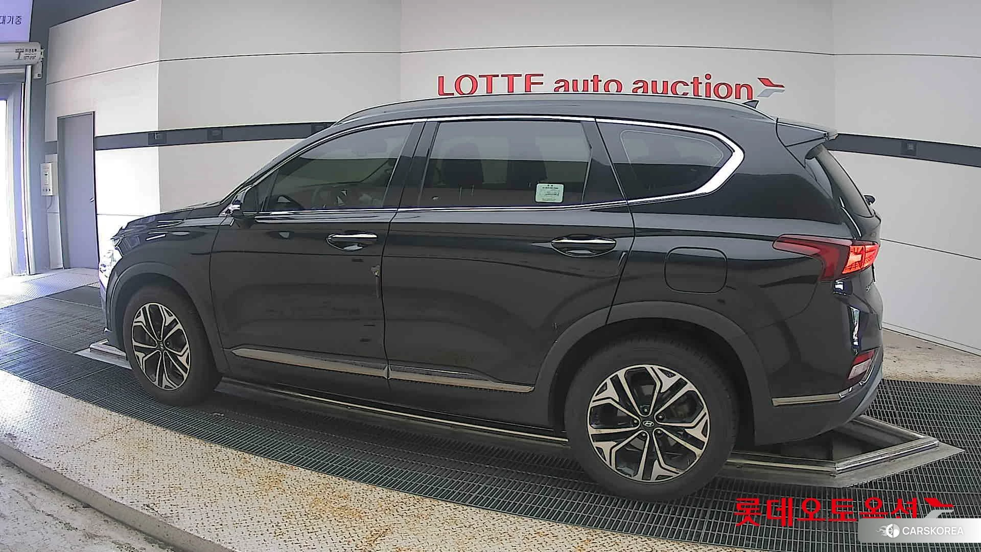 Hyundai Santa Fe 2019 Черный из Кореи, фото 2
