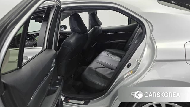 Toyota Camry (XV70) 2018 Серебряный из Кореи, фото 2