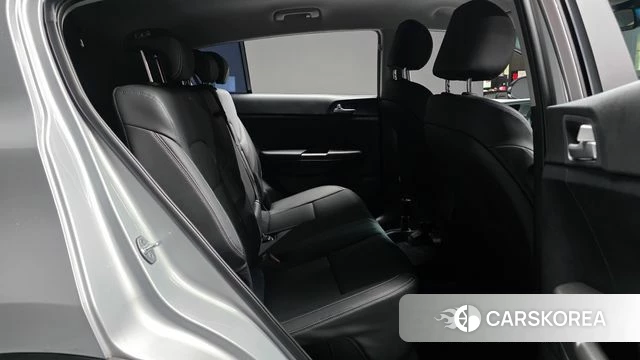 Kia Sportage The Bold 2021 Серебряный из Кореи, фото 2