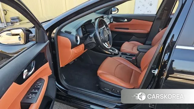 Kia The New K3 2nd generation 2022 Черный из Кореи, фото 2