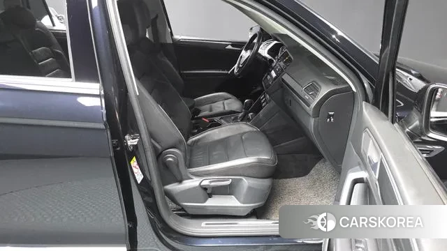 Volkswagen Tiguan second Generation 2020 Черный из Кореи, фото 2
