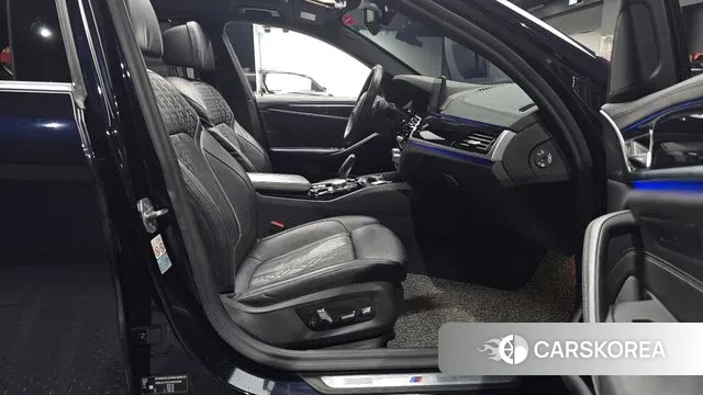 BMW 5 Series (G30) 2019 Синий из Кореи, фото 2