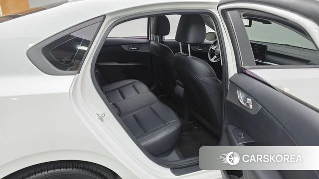 Kia The New K3 2nd generation 2021 Белый из Кореи, фото 2