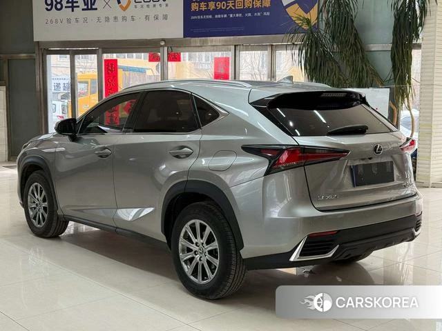 Lexus NX 2021 Серебристо-серый из Китая, фото 2